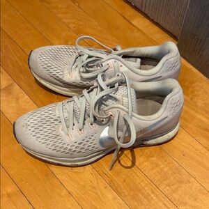 Nike Women’s Light Gray and Pink Athletic Running Shoes